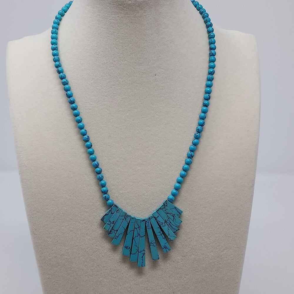 Natural Turquoise Beaded Necklace Fan Shape Stone Pendant 18"